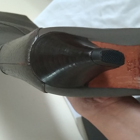 Elda Boutique Gray Boots Size 37 1/2 - Picture 9 of 17